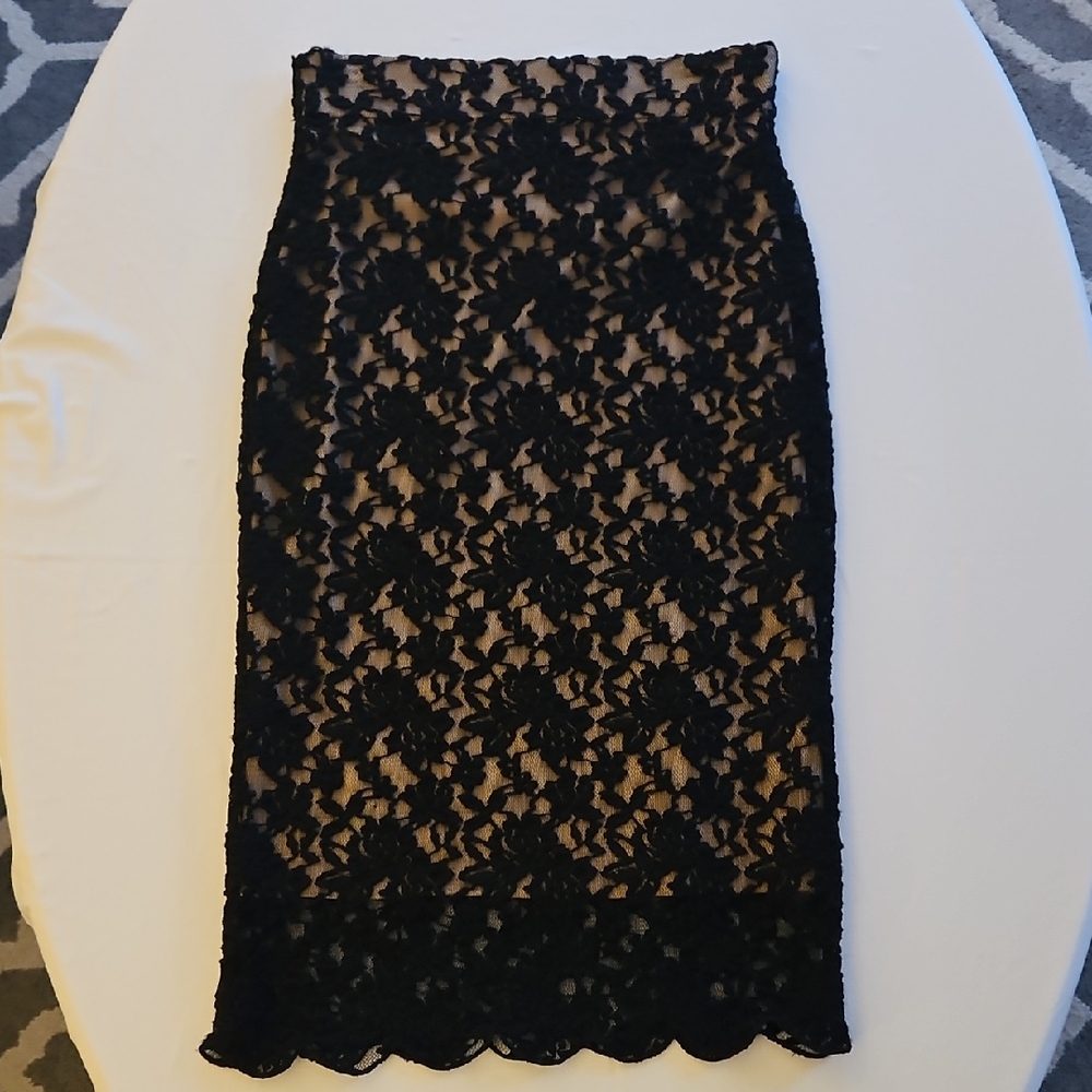 NWT Women With Control Elegant Black Lace Shaper Skirt, Size XS